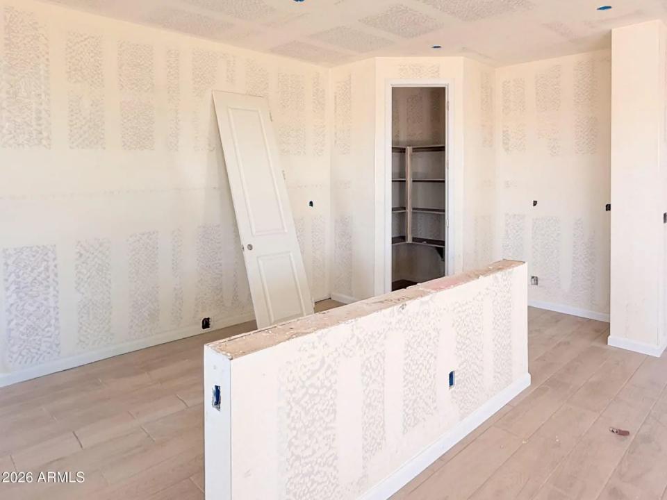 Real Estate Picture 6