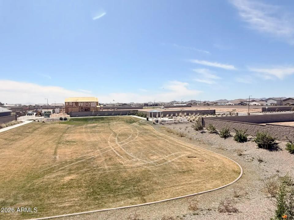 Real Estate Picture 10