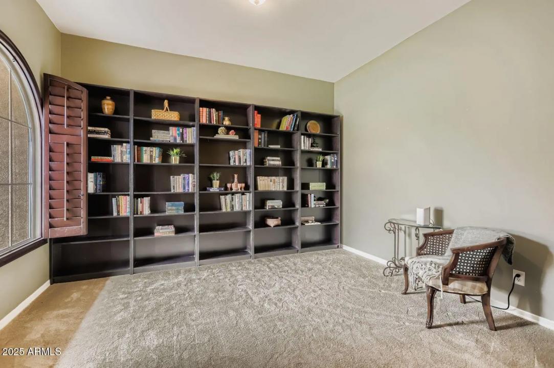 Real Estate Picture 14