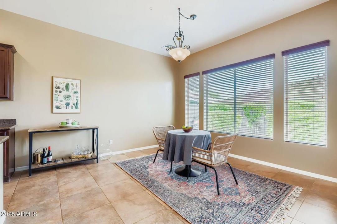 Real Estate Picture 16