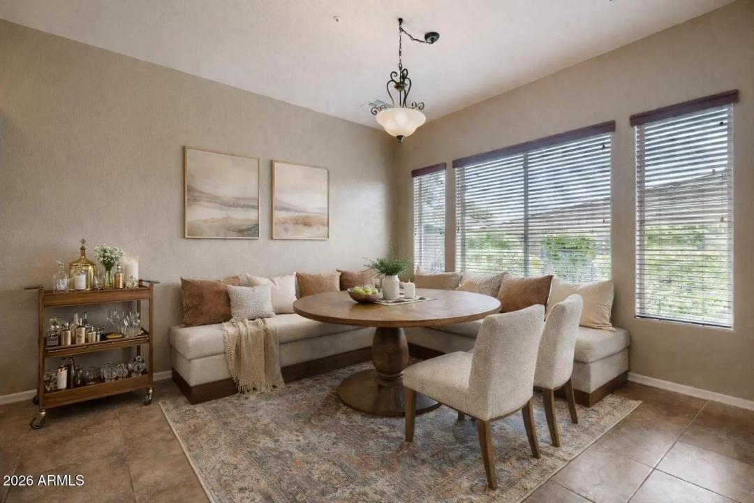 Real Estate Picture 18