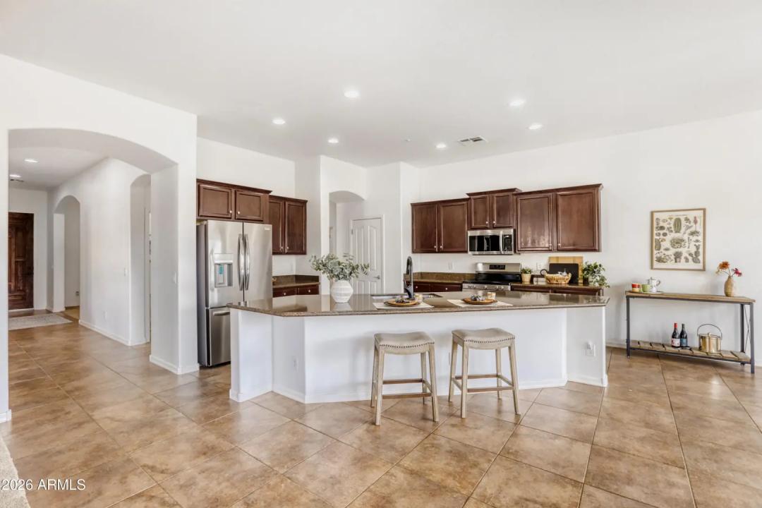 Real Estate Picture 9