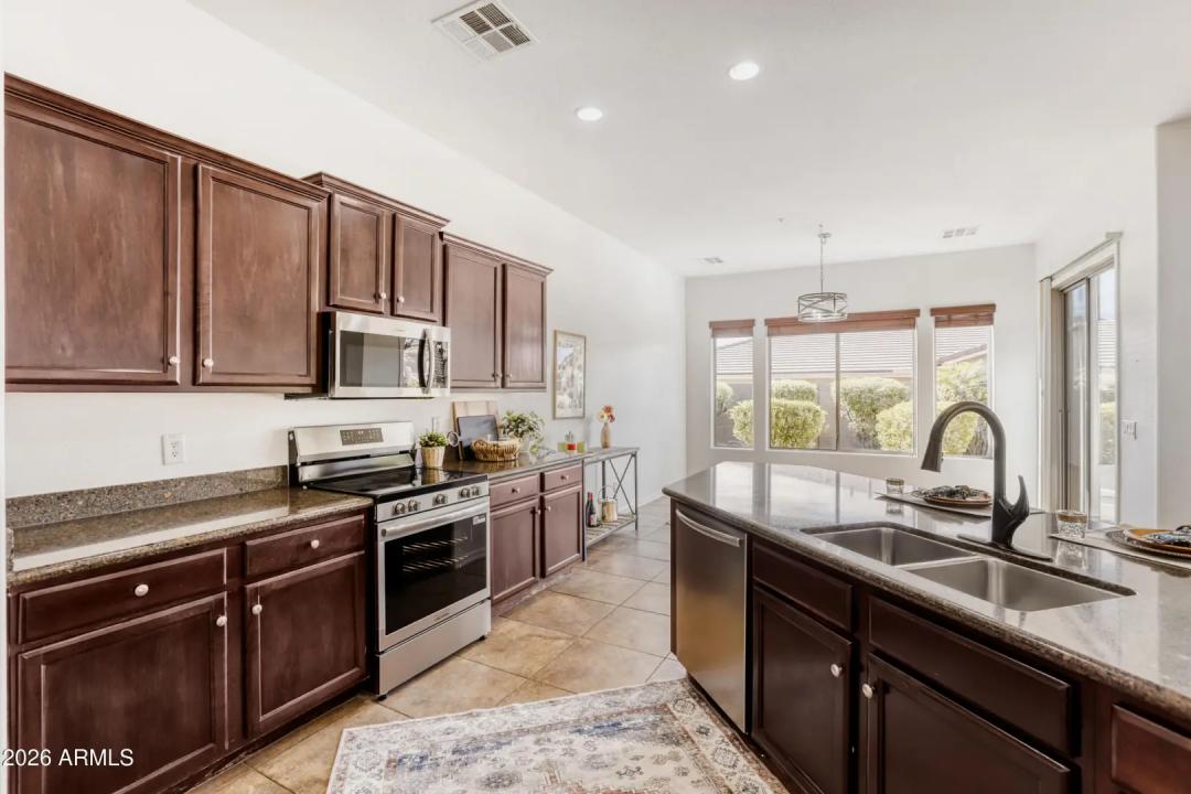 Real Estate Picture 17