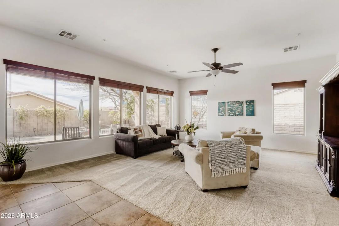 Real Estate Picture 5