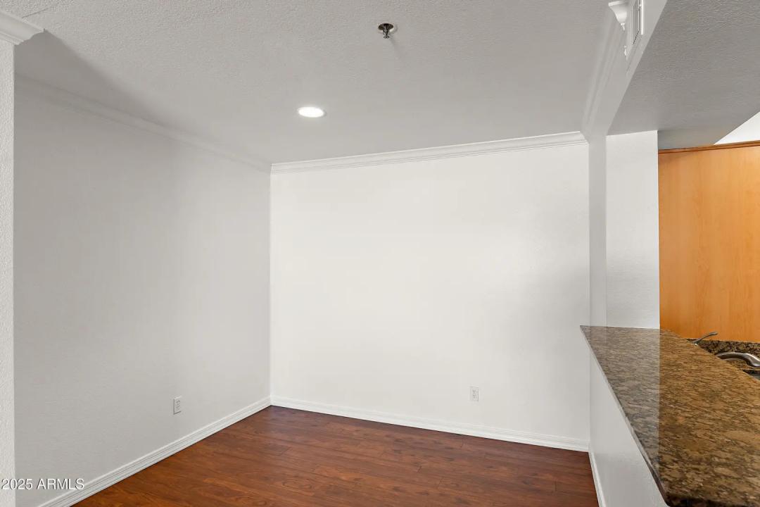 Real Estate Picture 5