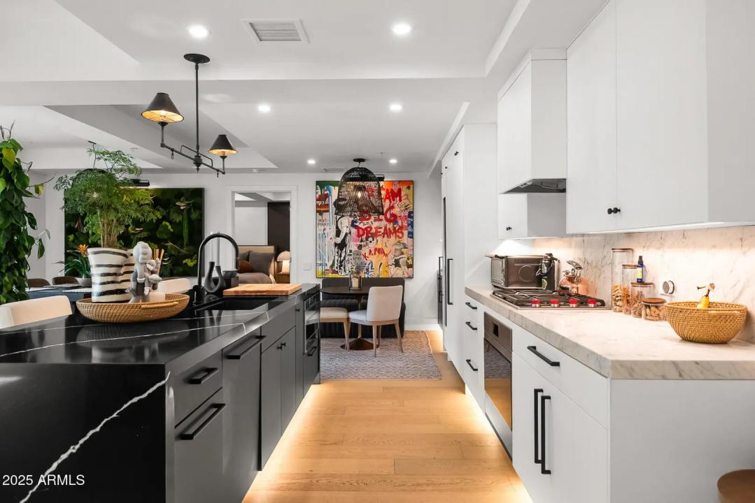 Real Estate Picture 25