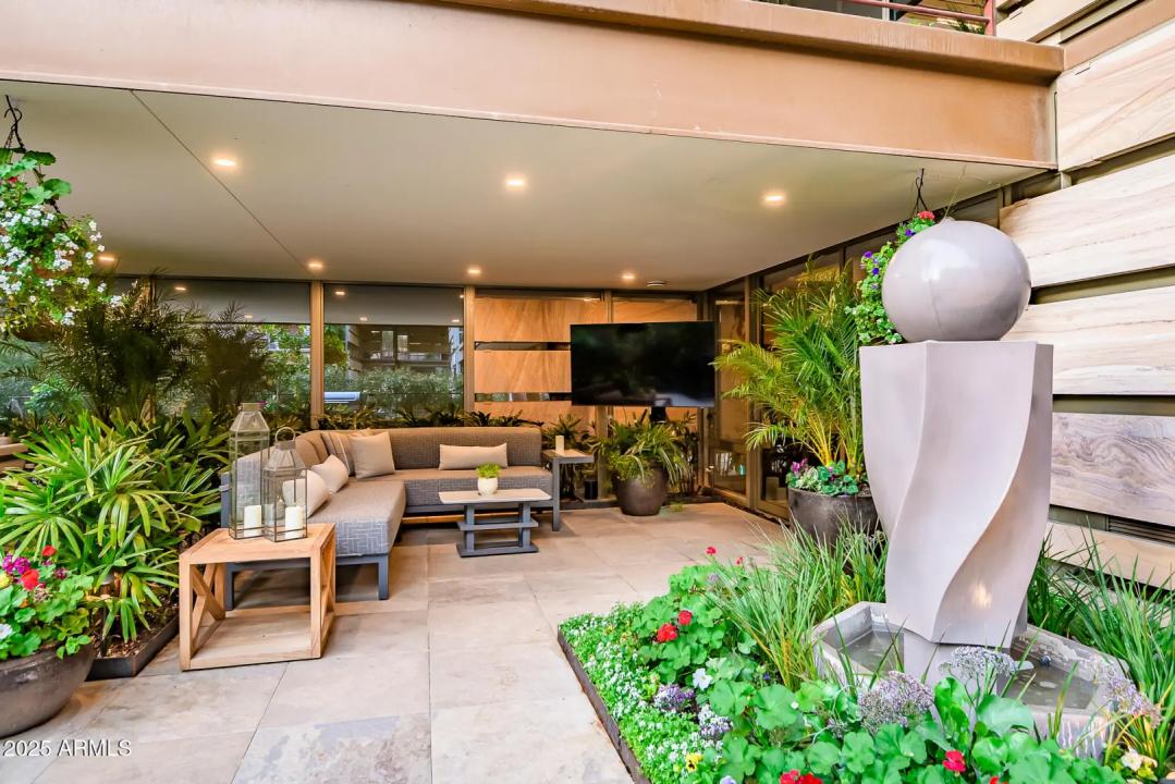 Real Estate Picture 12