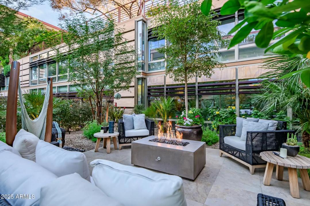 Real Estate Picture 11