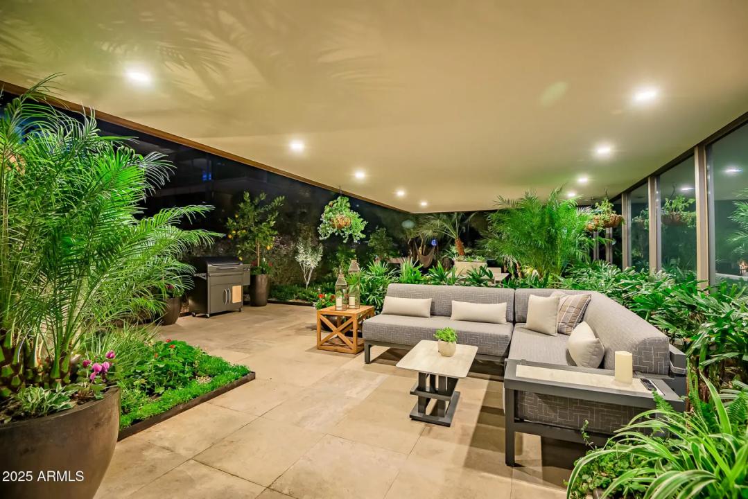 Real Estate Picture 16