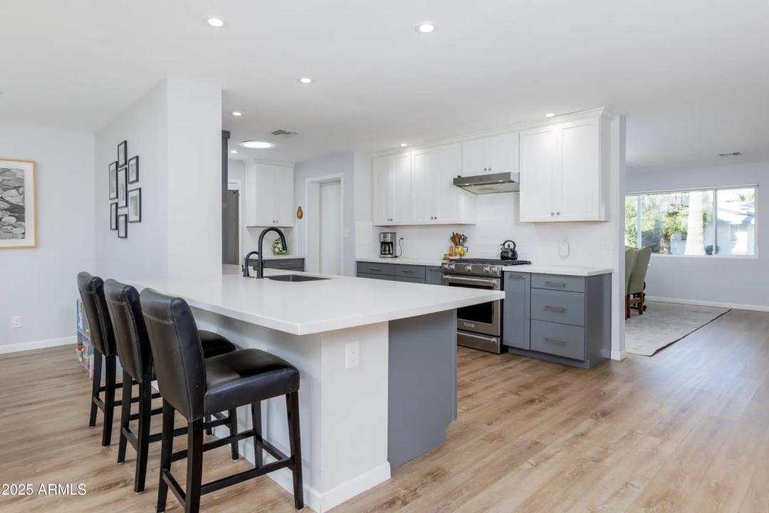 Real Estate Picture 5