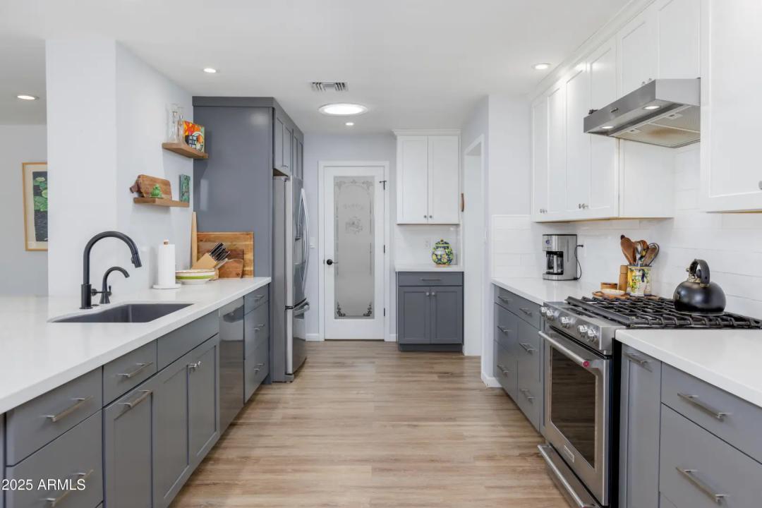 Real Estate Picture 6