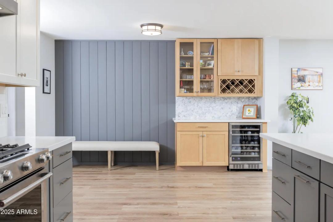 Real Estate Picture 8