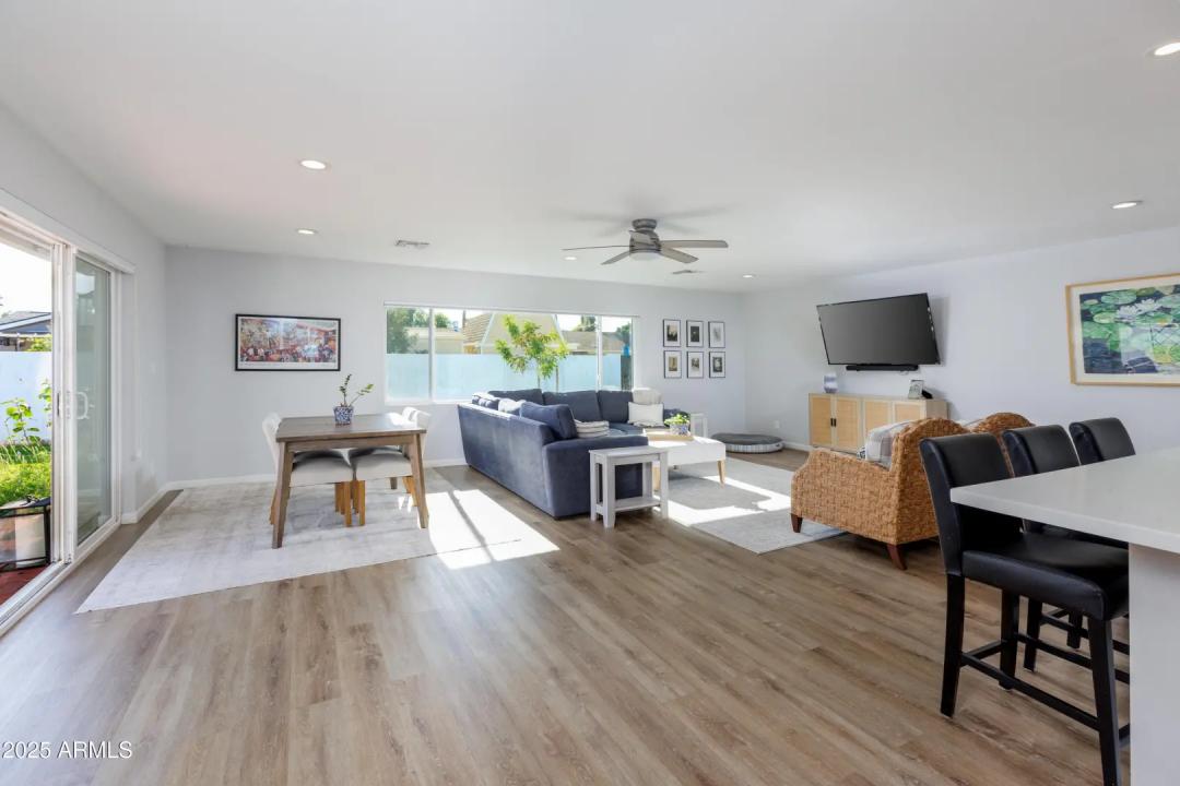 Real Estate Picture 9