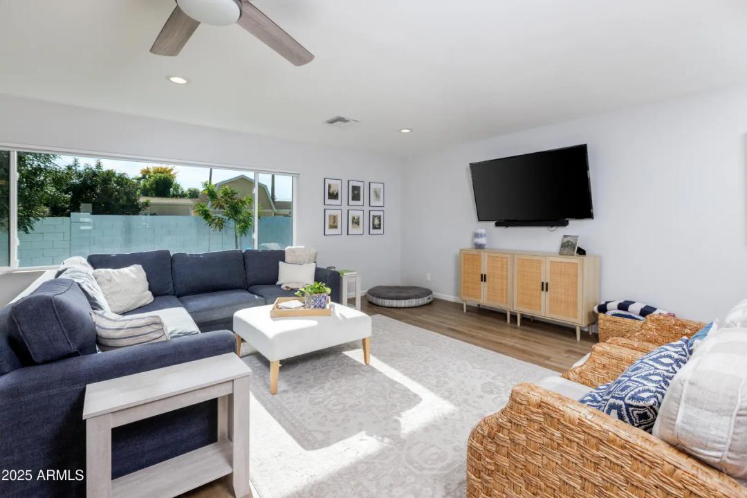 Real Estate Picture 10