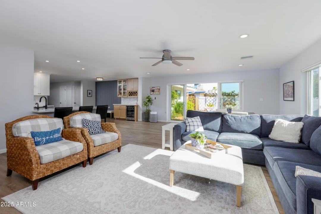 Real Estate Picture 11