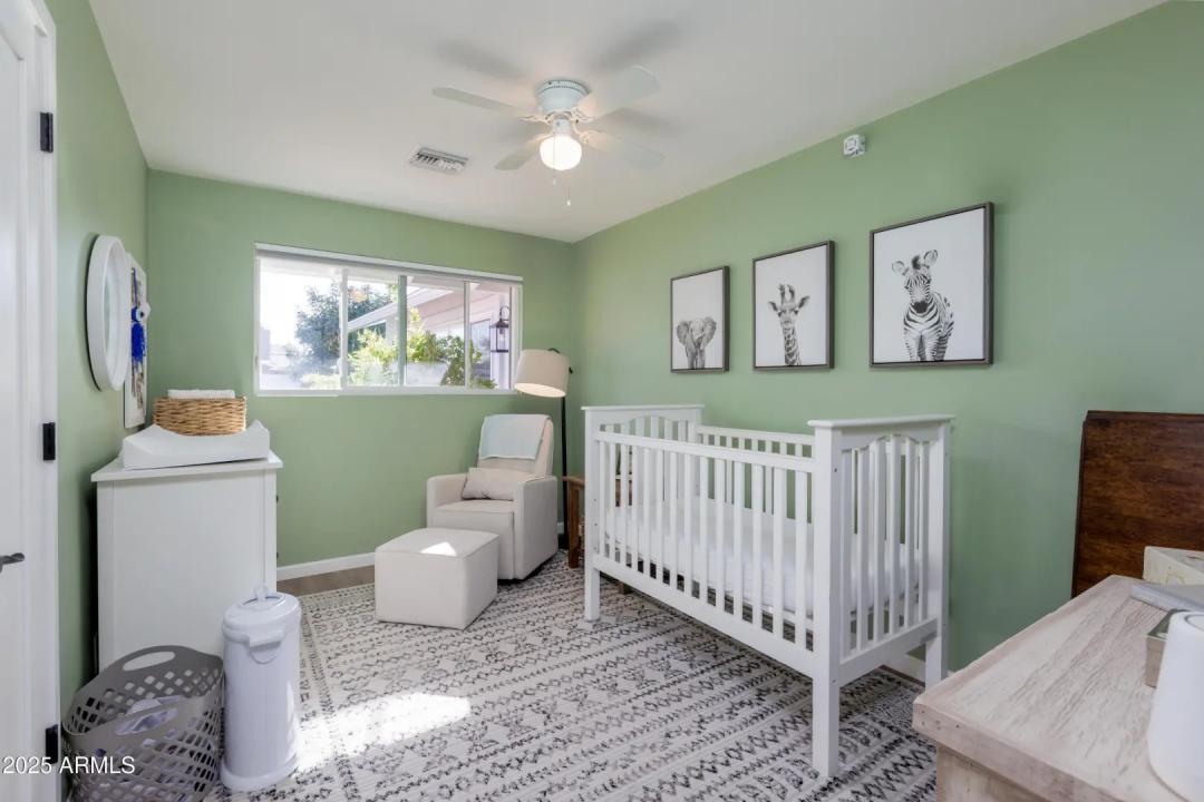 Real Estate Picture 18