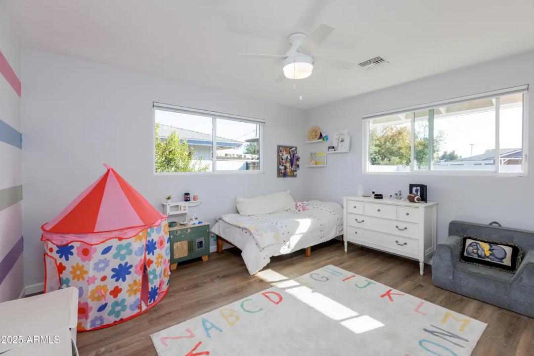 Real Estate Picture 20