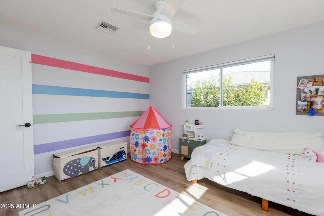 Real Estate Picture 21