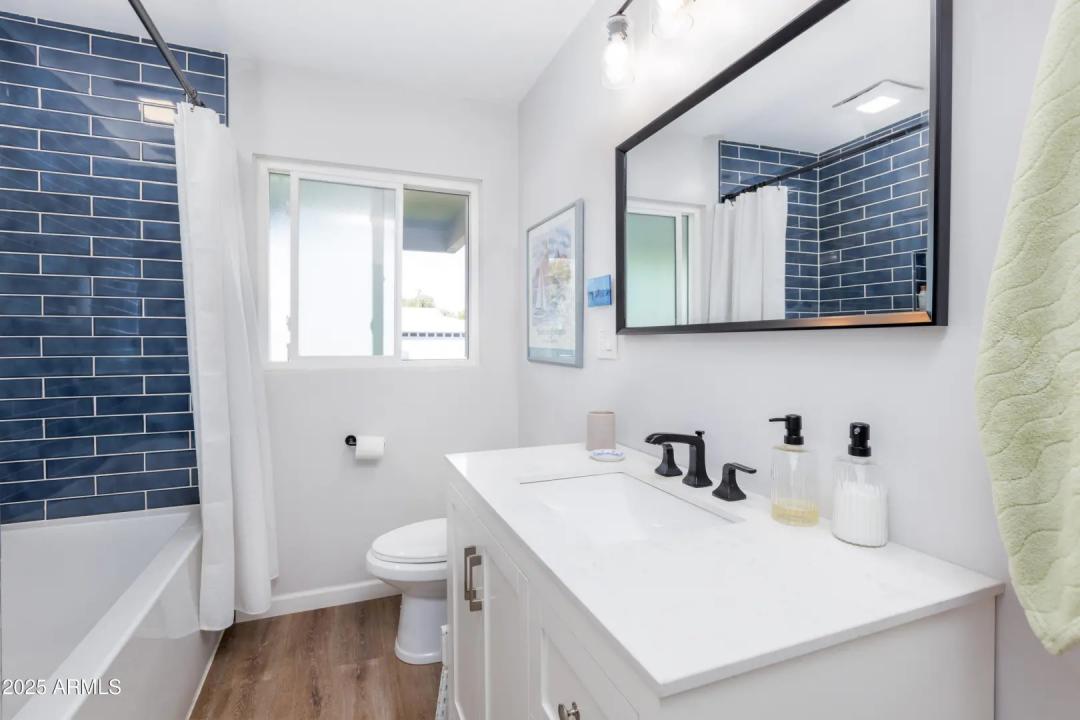 Real Estate Picture 22