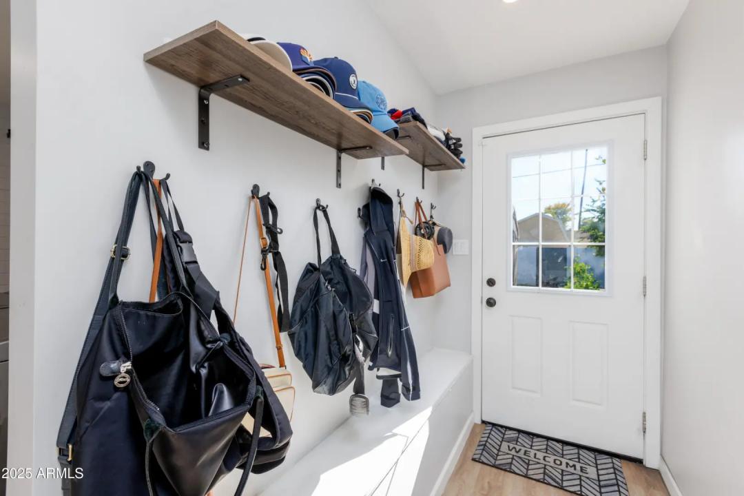 Real Estate Picture 24