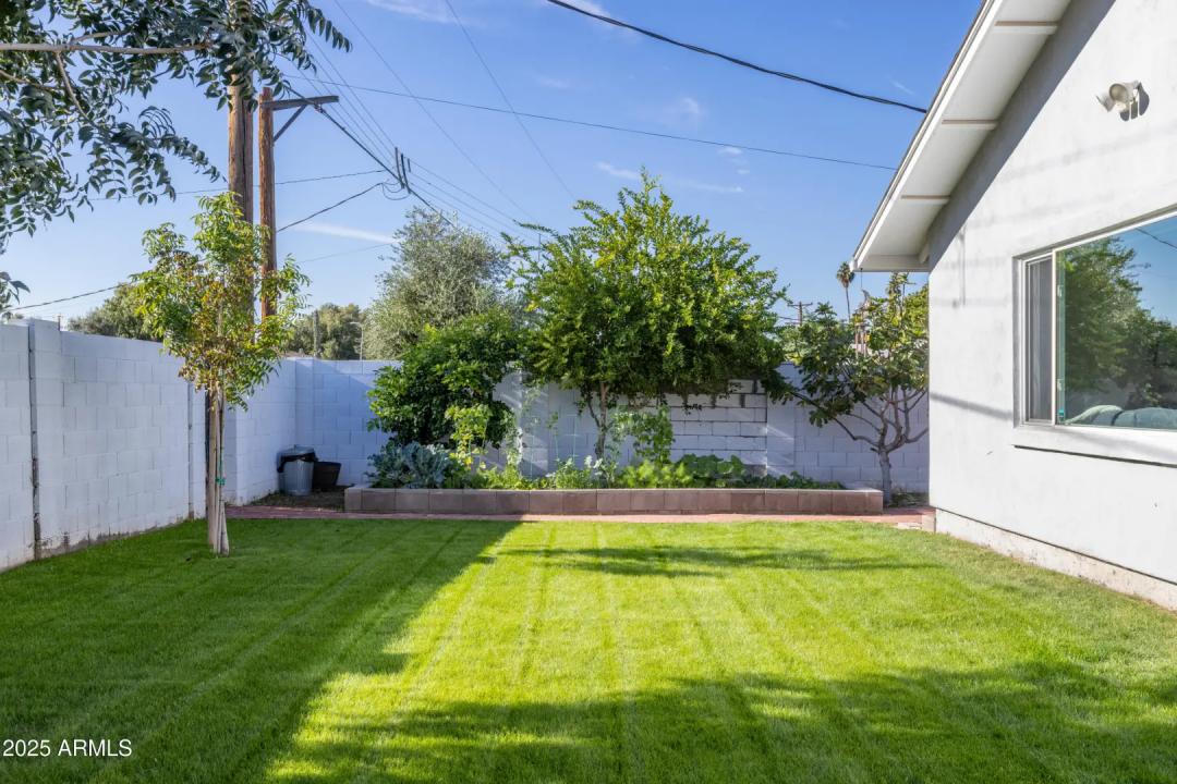 Real Estate Picture 29