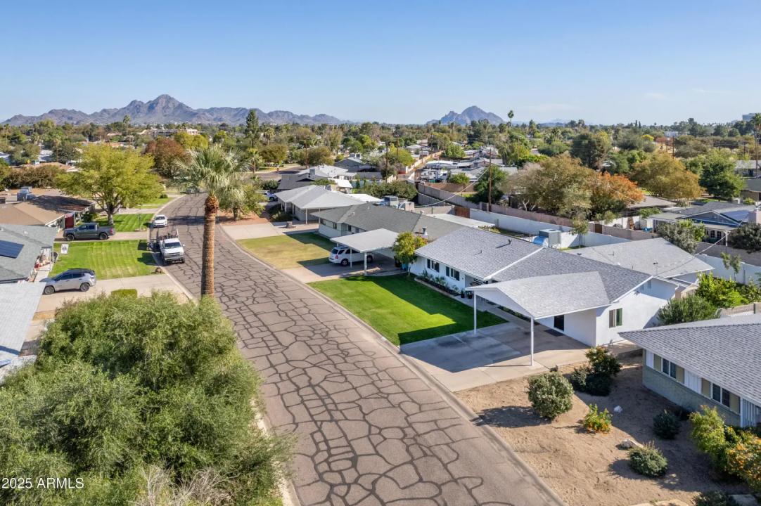 Real Estate Picture 32