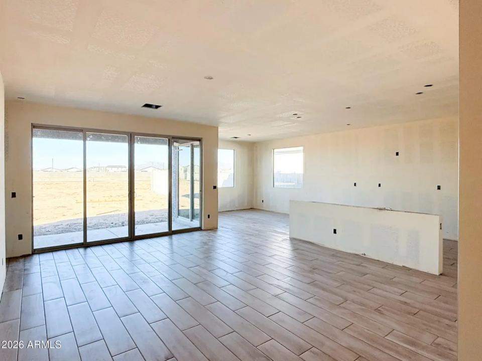 Real Estate Picture 3