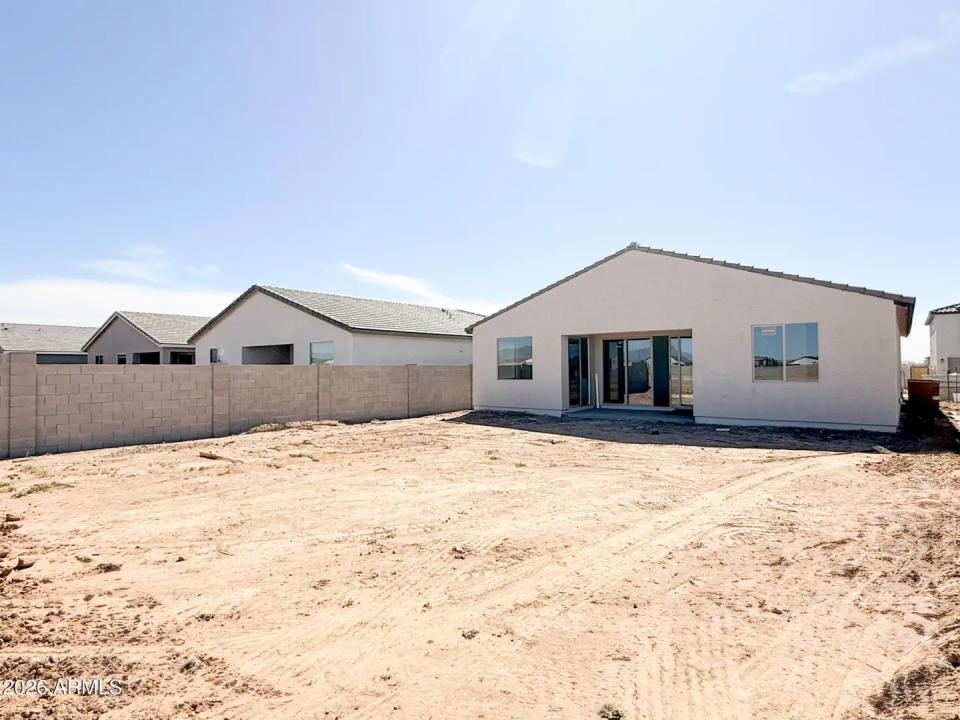 Real Estate Picture 8