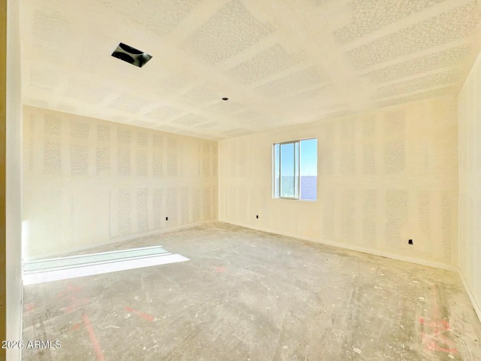 Real Estate Picture 5