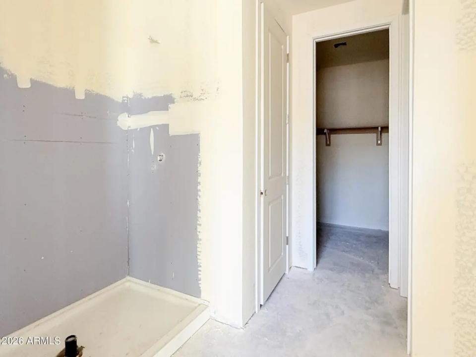 Real Estate Picture 7