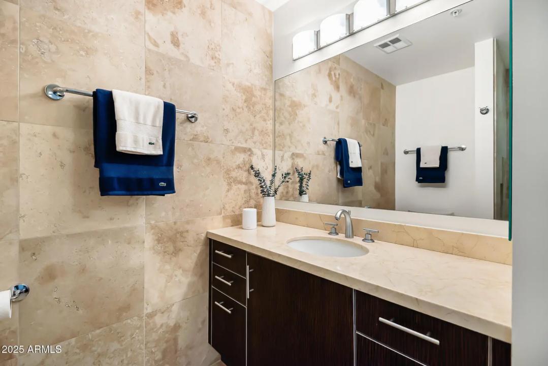 Real Estate Picture 14