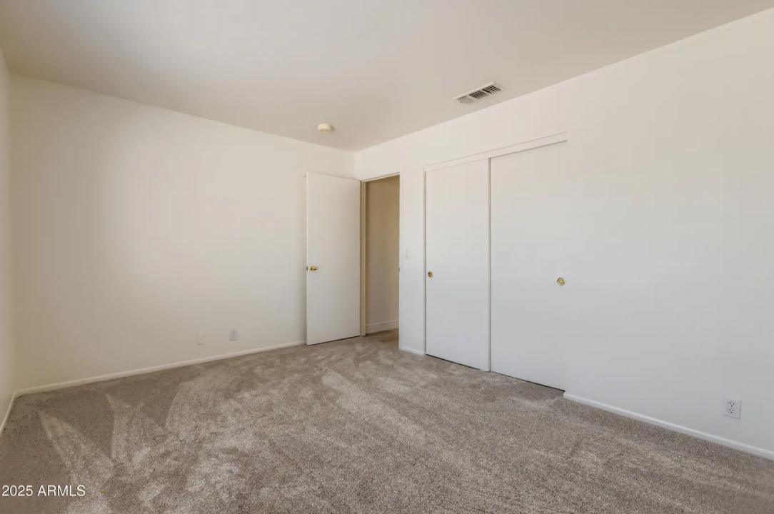 Real Estate Picture 23