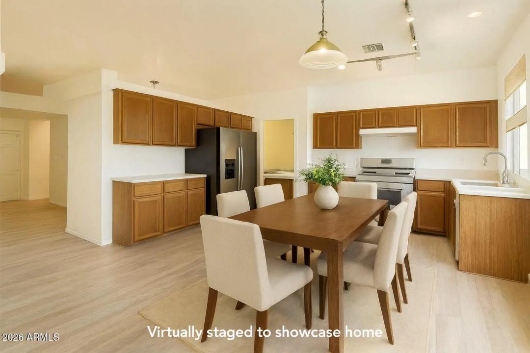 Real Estate Picture 10