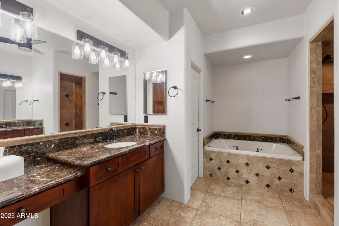 Real Estate Picture 12