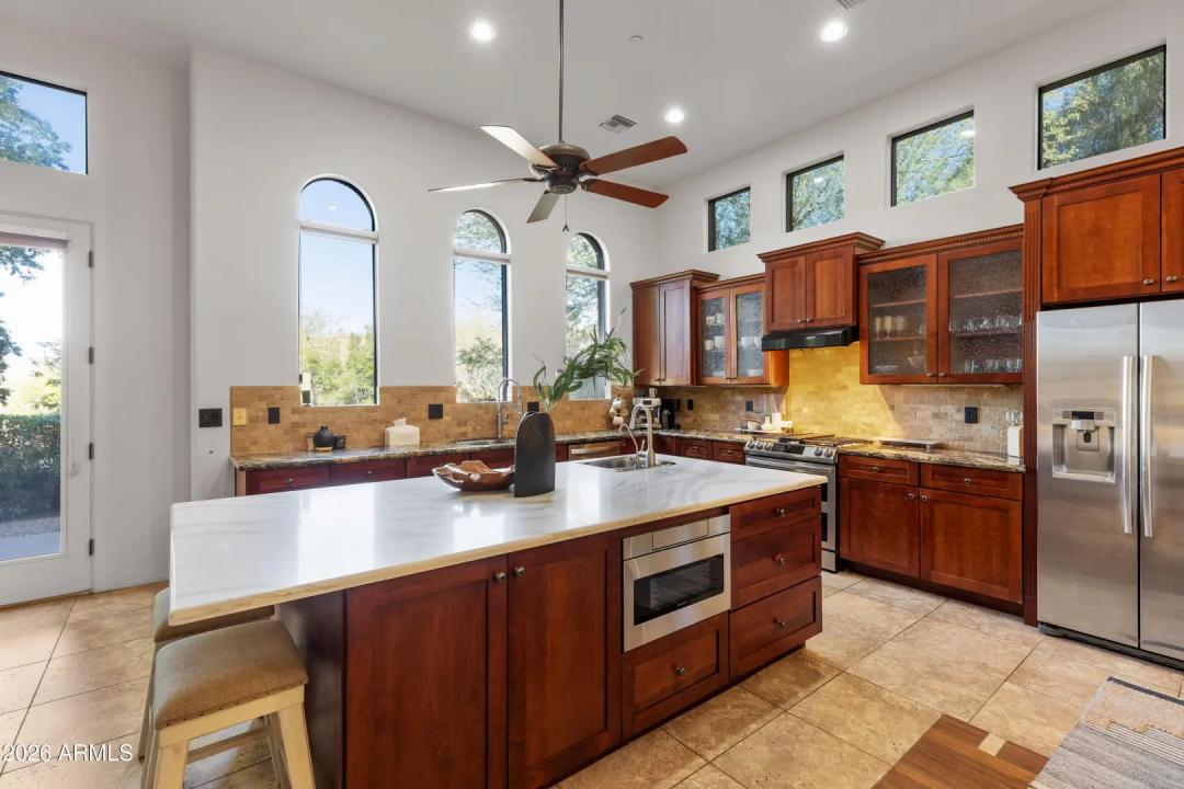 Real Estate Picture 5