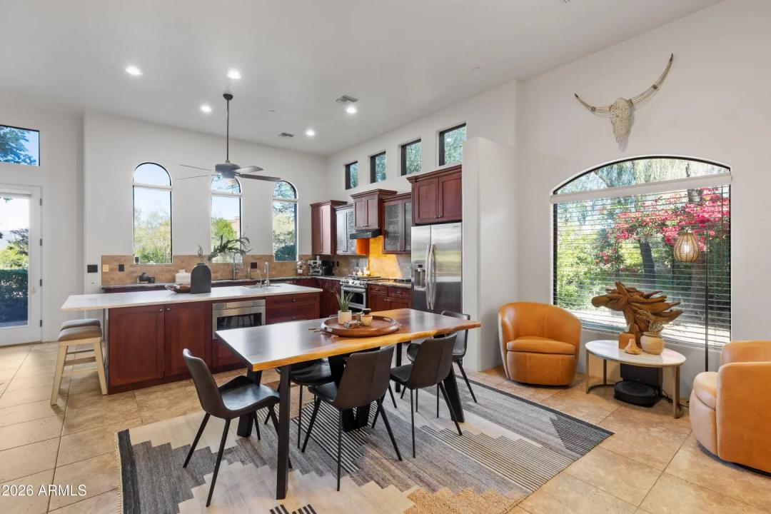 Real Estate Picture 3