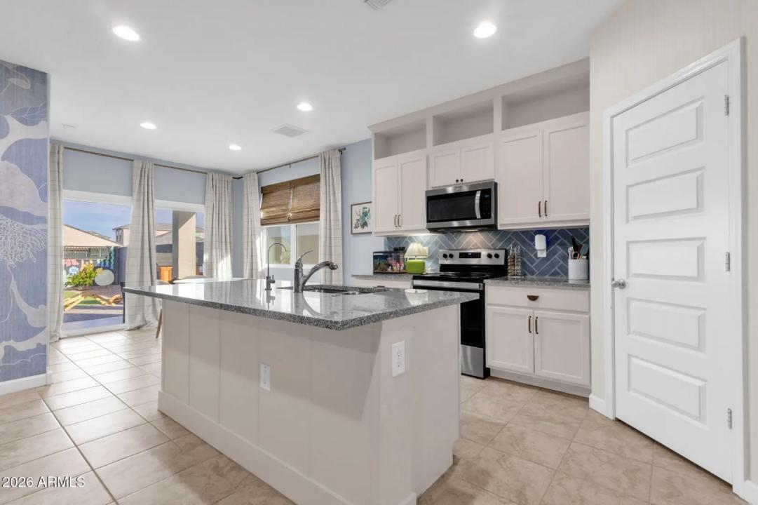 Real Estate Picture 19