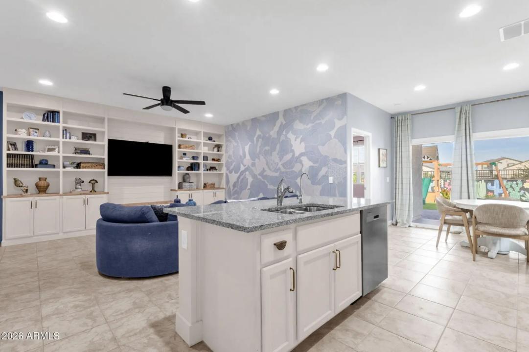 Real Estate Picture 21