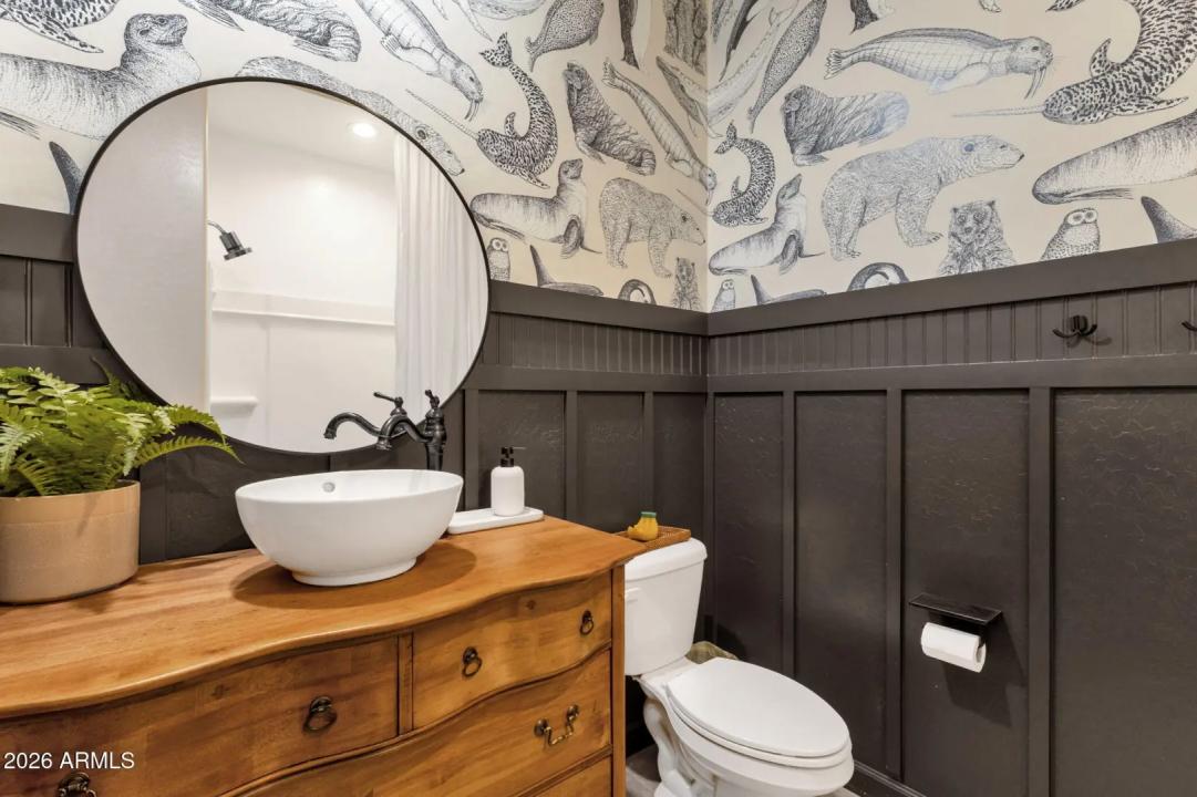 Real Estate Picture 4