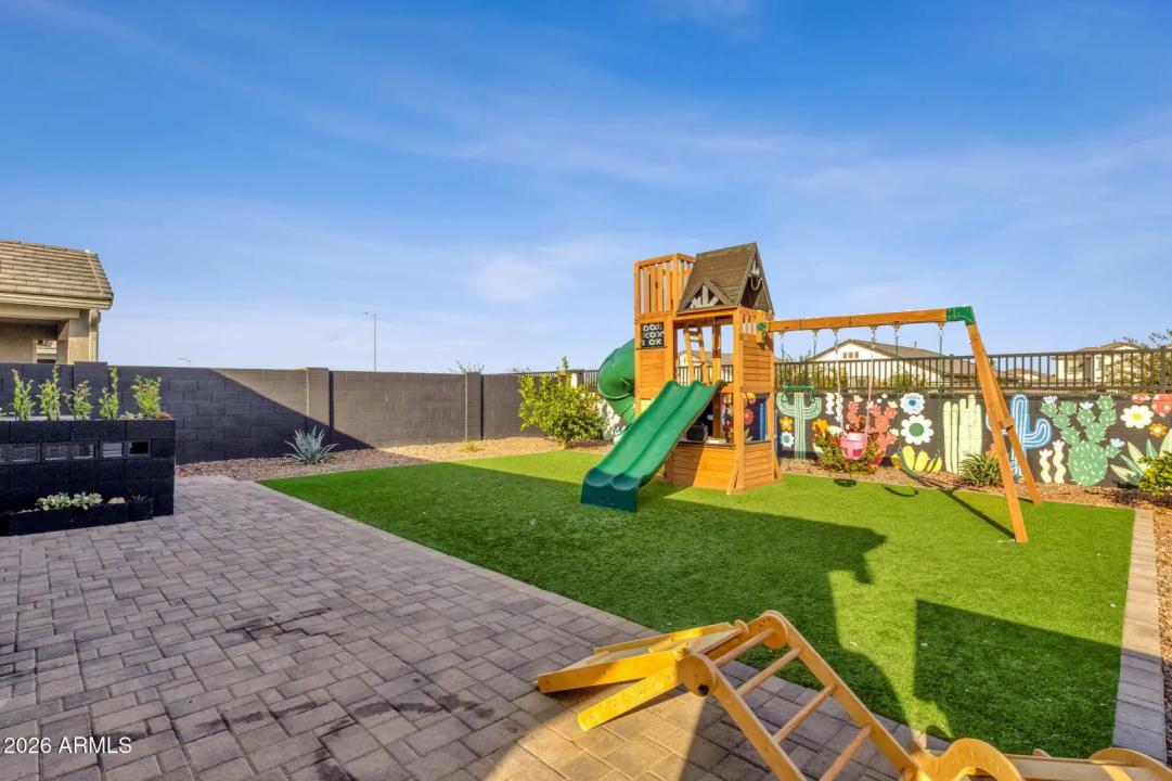 Real Estate Picture 39