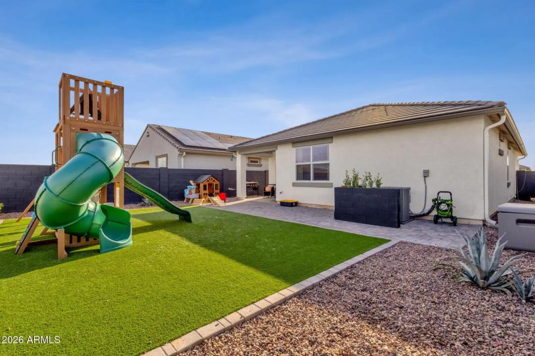 Real Estate Picture 40