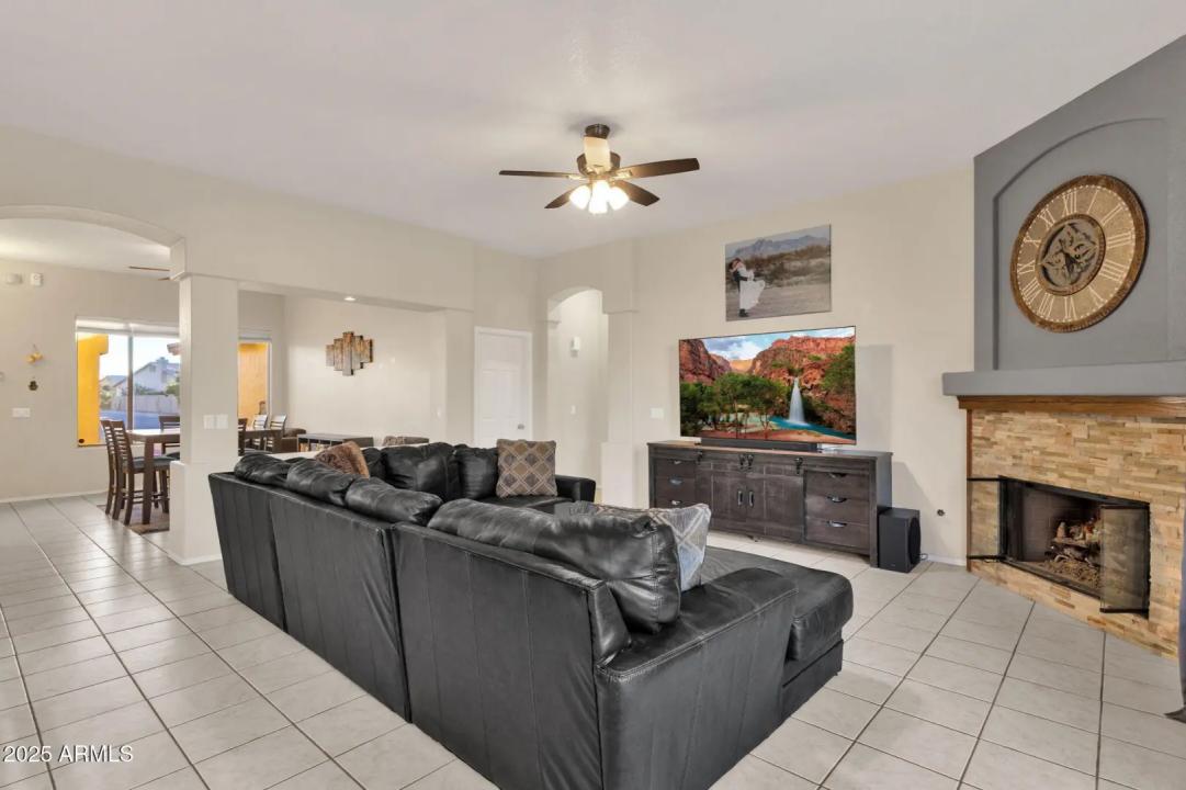 Real Estate Picture 13