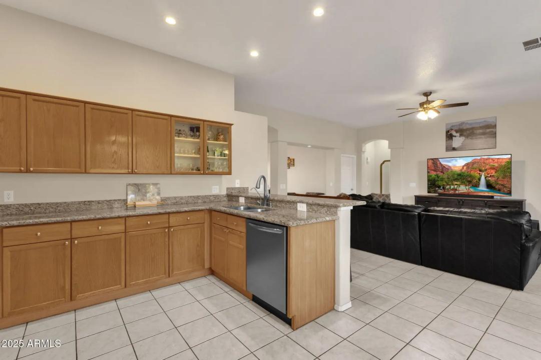 Real Estate Picture 9