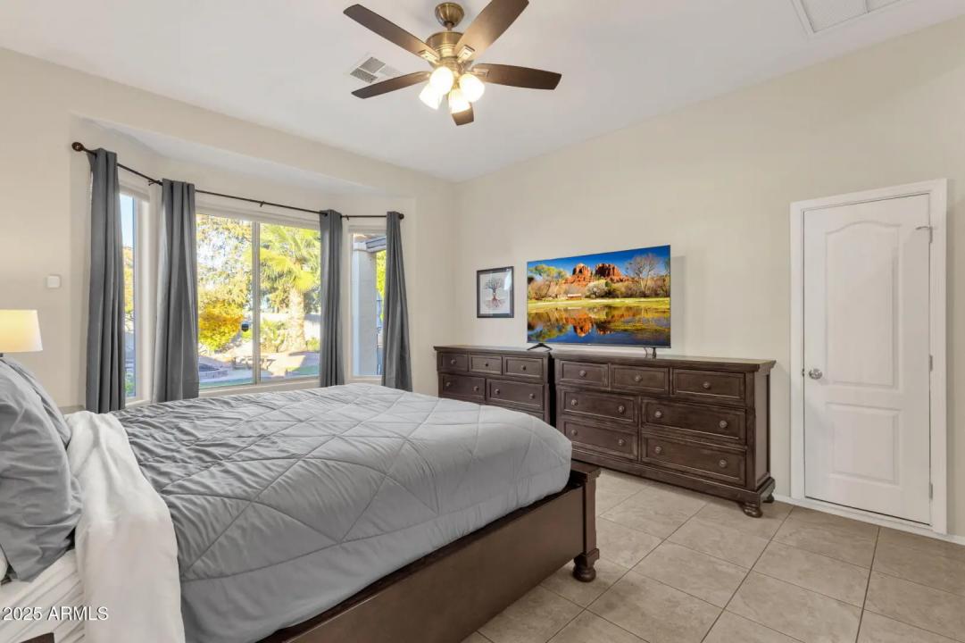 Real Estate Picture 17