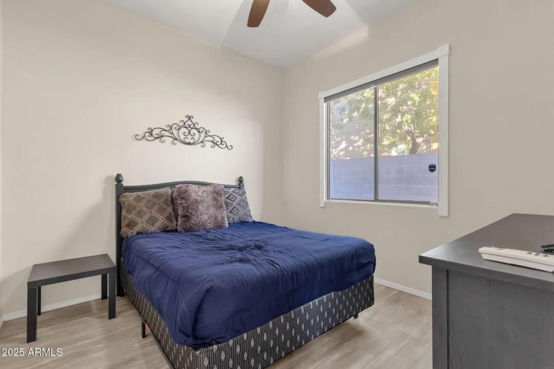 Real Estate Picture 24