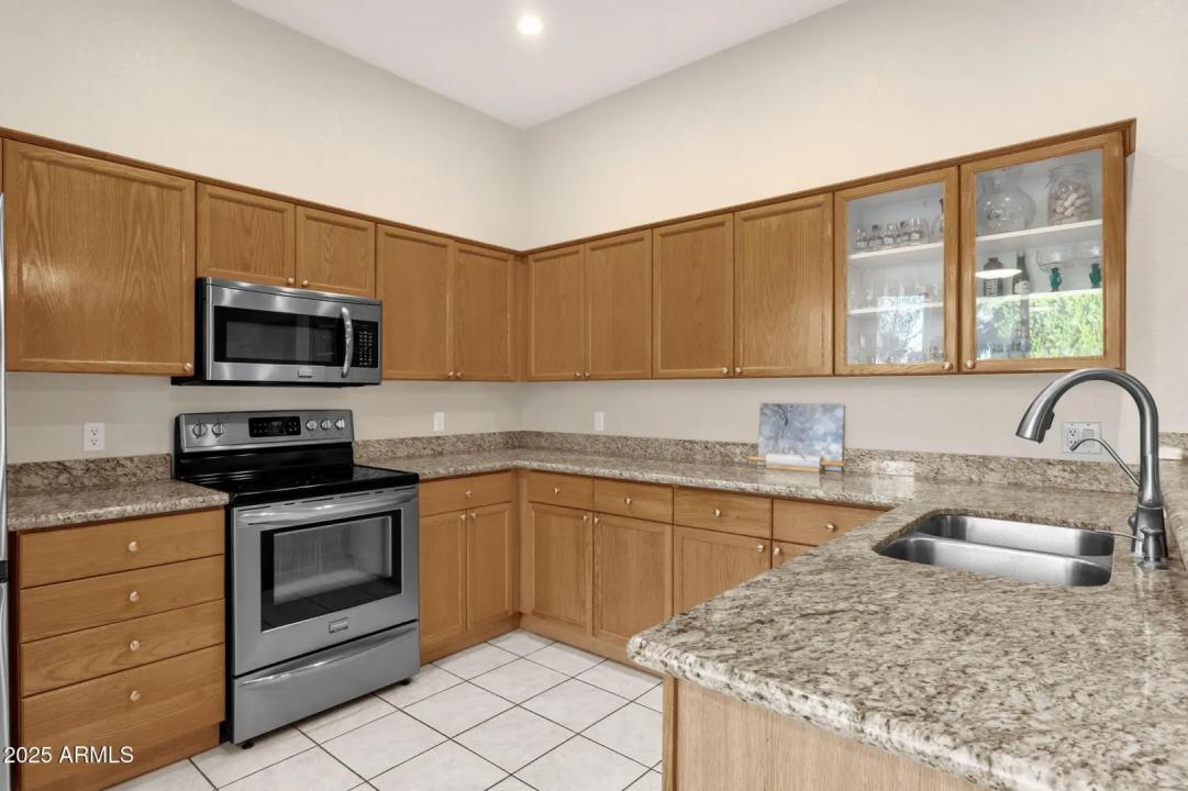 Real Estate Picture 8