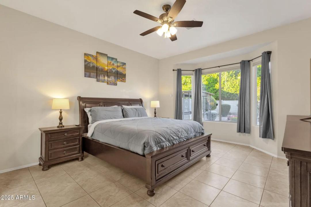 Real Estate Picture 16