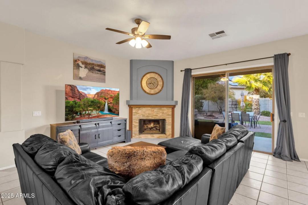 Real Estate Picture 14