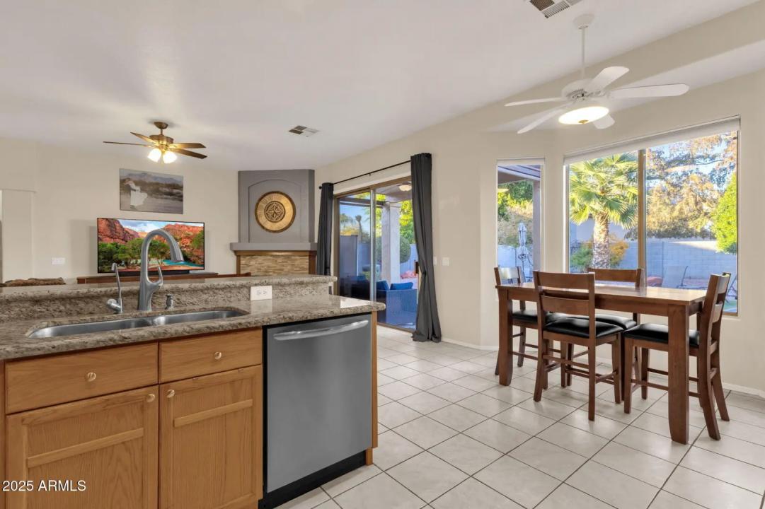 Real Estate Picture 11