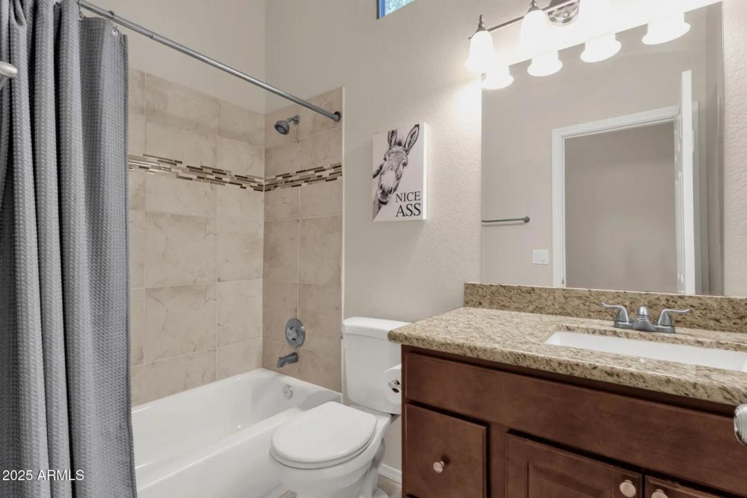 Real Estate Picture 25